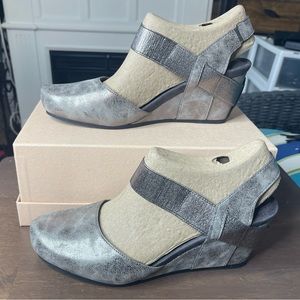 NWT Pierre Dumas Slingback Wedge in Pewter
